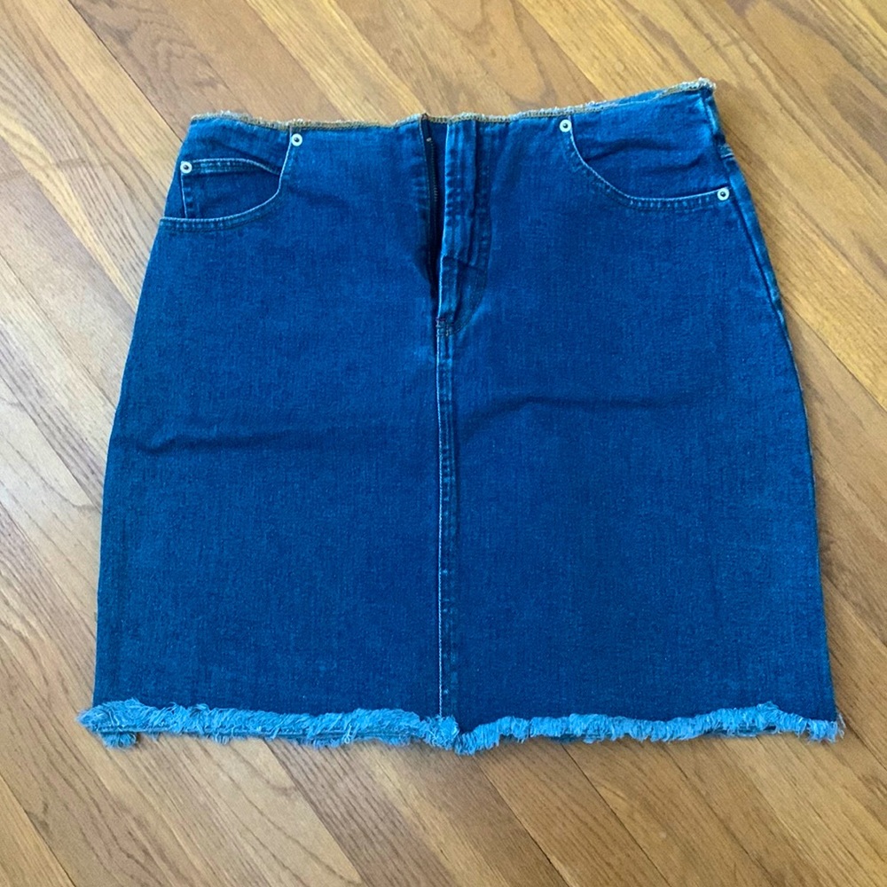 Bill Blass blue denim mini skirt women’s size 12